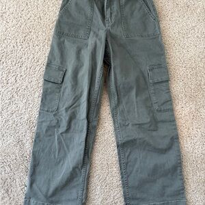 Abercrombie Kids Olive Cargo Pants size 11/12